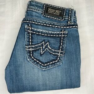 Miss Me - Women's Sunni Capris
Style # JD1034P3
Size 28